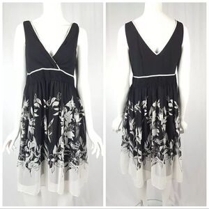 Metro 22 Size Small Black & White Floral Surplice Sleeveless Midi Dress Casual